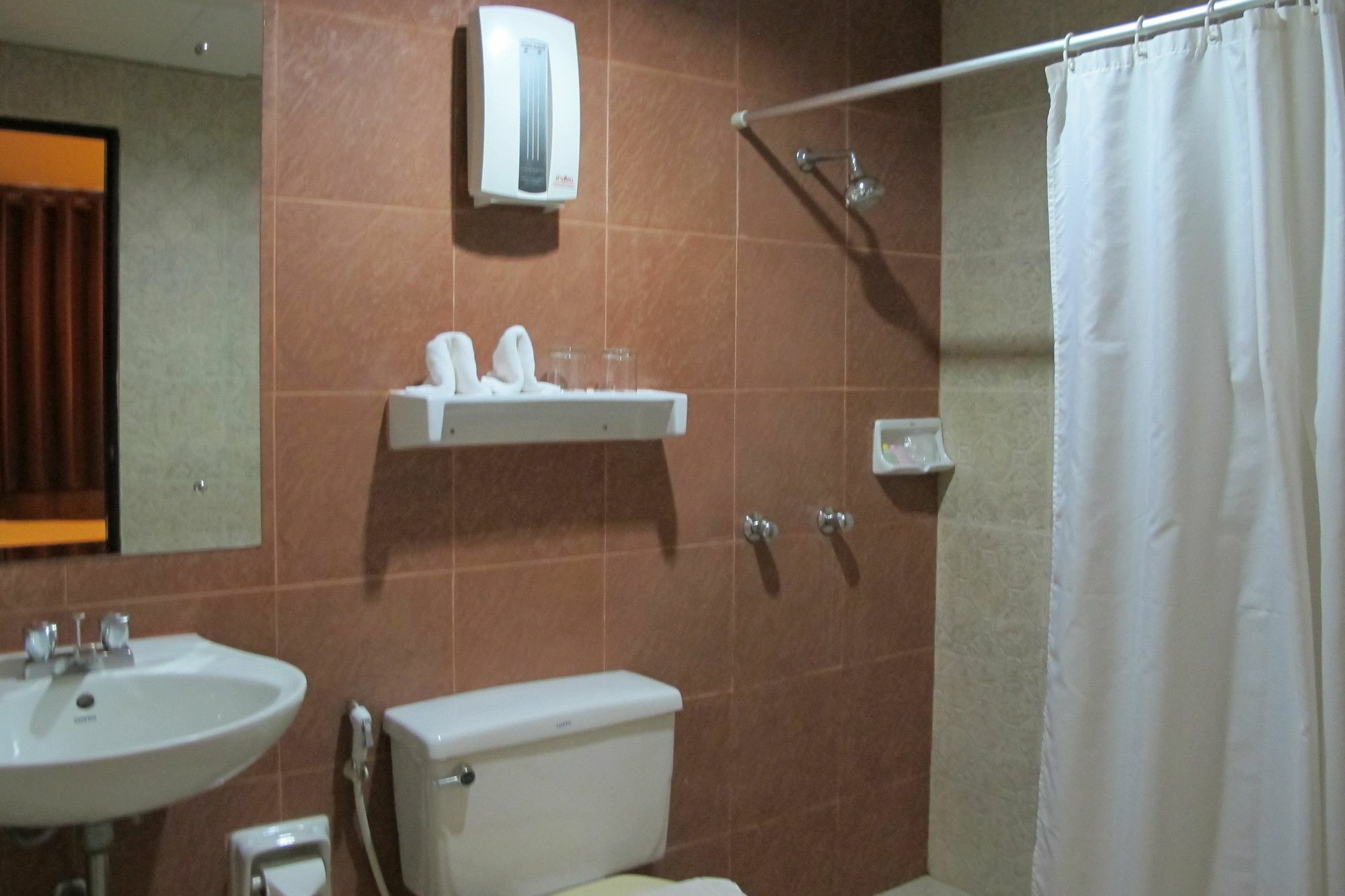 Travel Lodge Surawong (Adults Only) Bangkok Exterior photo