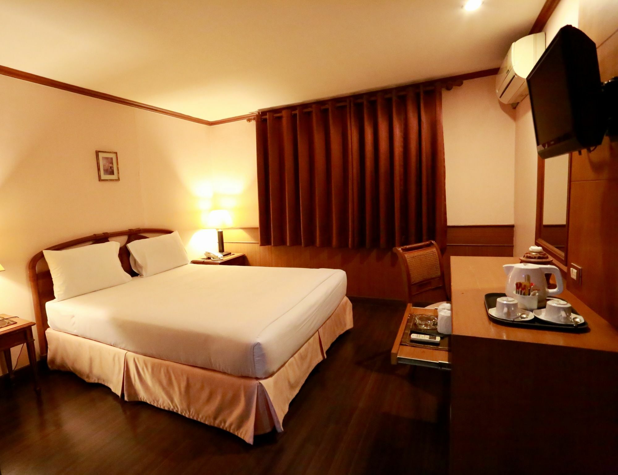 Travel Lodge Surawong (Adults Only) Bangkok Exterior photo